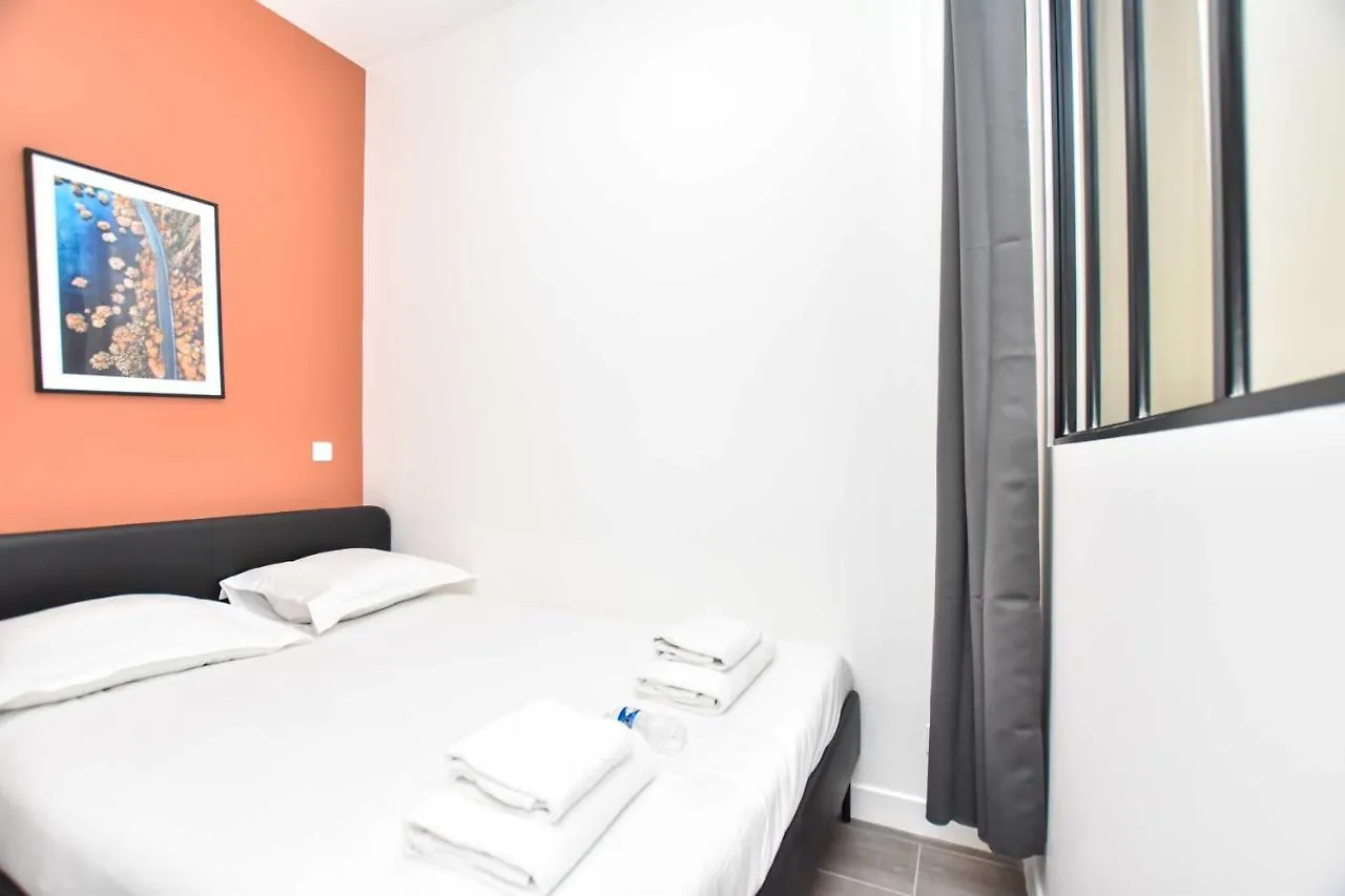 Amazing Apartement 8P4Br - Menilmontant Paris 0*,